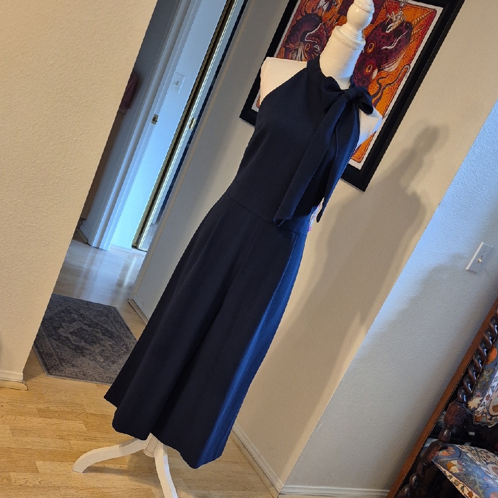 Vince Camuto Navy Blue Jumpsuit Sleeveless Flowy Legs Neck Bow 2 Pockets